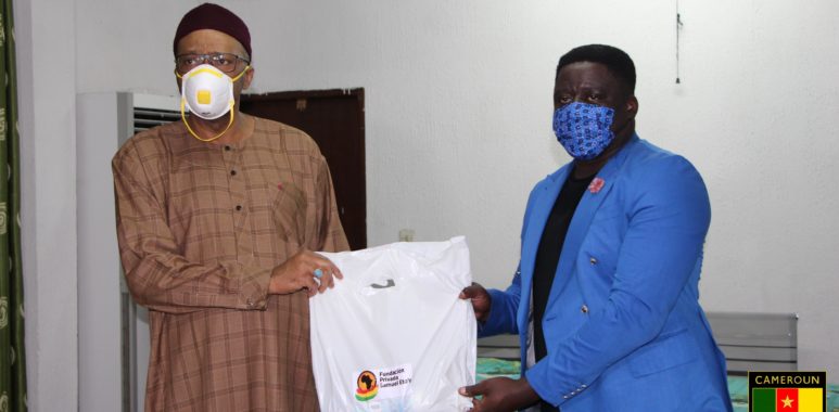 Samuel Eto’o fait un don à la FECAFOOT
