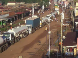 un chauffeur de camion qui s'est révélé positif en Ouganda test négatif au Kenya