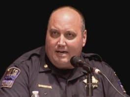 États-Unis un policier dit que les flics devraient tirer et assassiner plus de Noirs