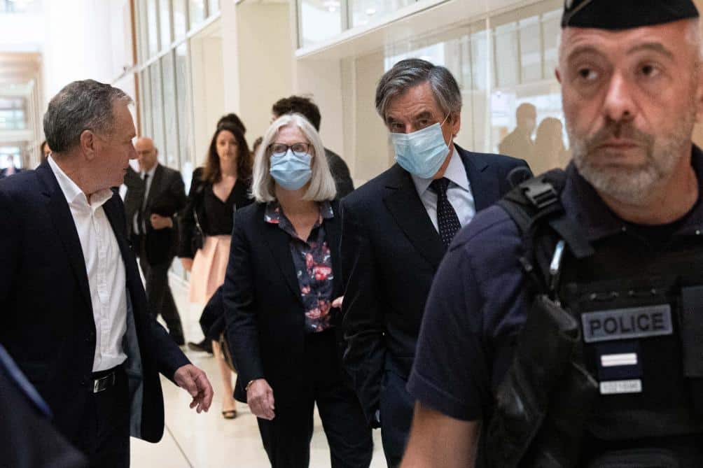 Emplois fictifs François Fillon condamné à cinq ans de prison