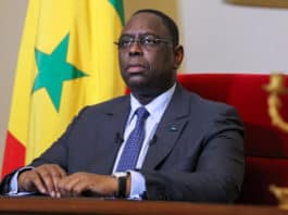 Macky Sall s'auto-met en quarantaine