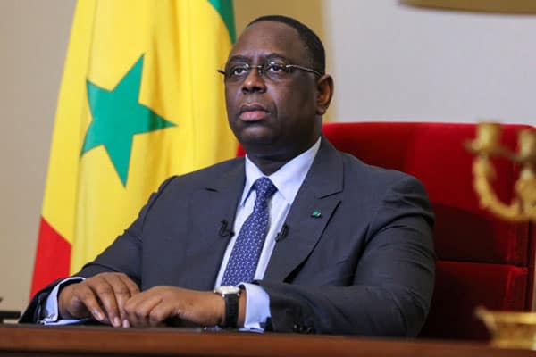 Macky Sall s'auto-met en quarantaine