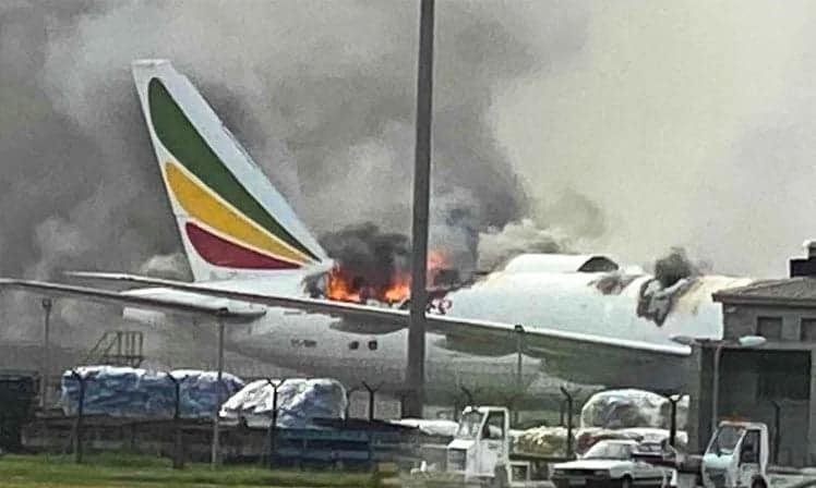 Un avion cargo d'Ethiopian Airlines prend feu en Chine