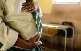 Le Zimbabwe interdit aux écoles d'expulser des filles enceintes