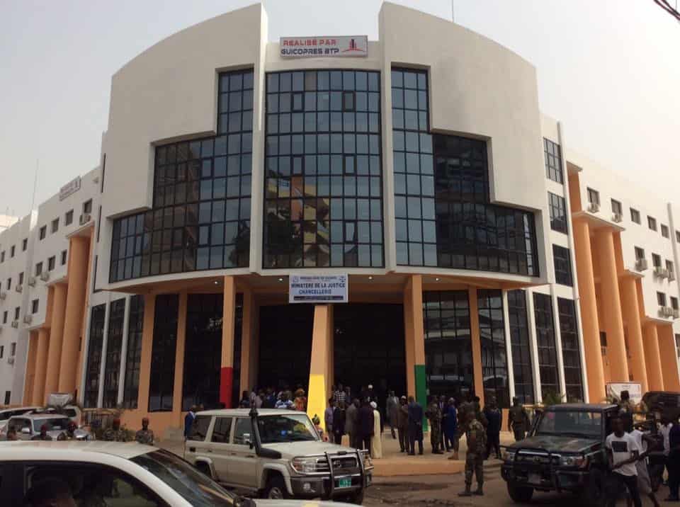 Guinée: Un sous-préfet et un vice-maire condamnés pour le vol d’une vache !