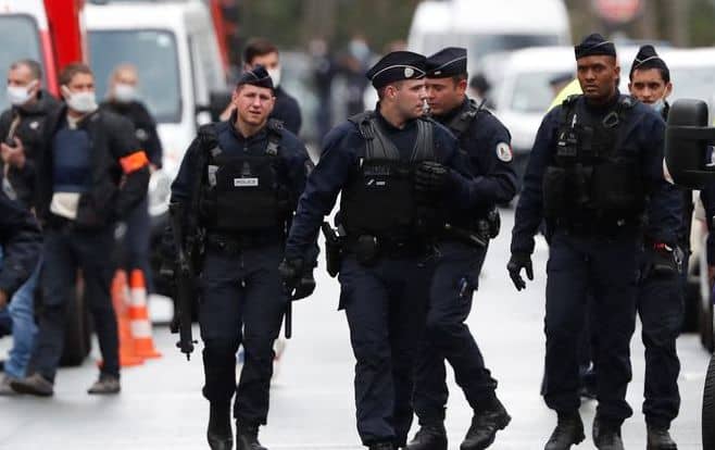 attaque couteau bureaux charlie hebdo