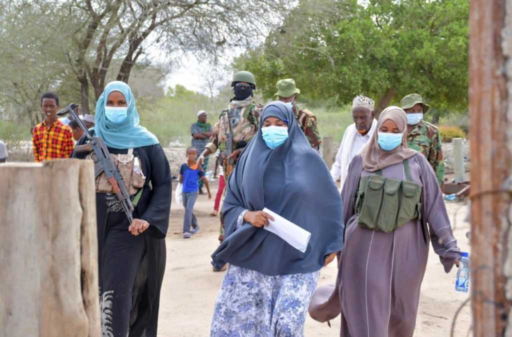 des femmes gardes du corps portant le hidjab au kenya