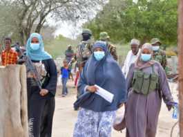 des femmes gardes du corps portant le hidjab au kenya