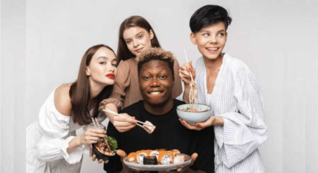 Un restaurant russe retire une publicité mettant en scène un homme noir