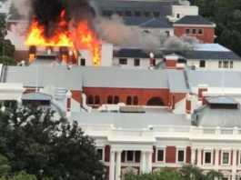   Incendie au Parlement Sud-Africain