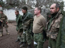 Des soldats russes capturés en Ukraine