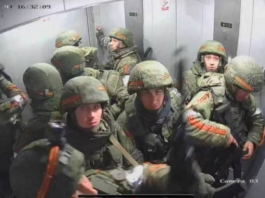 Des soldats russes bloqués dans un ascenseur