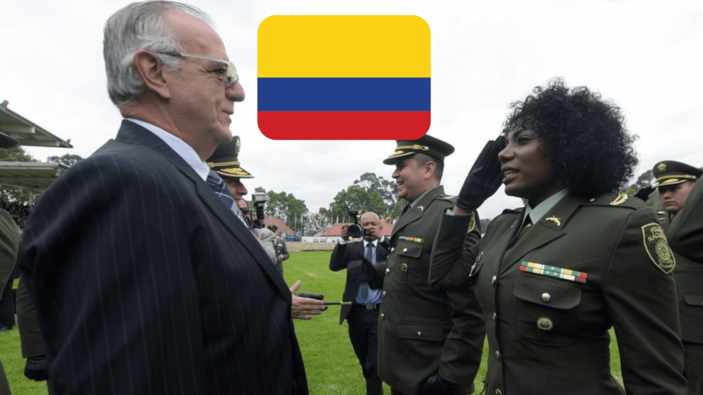 Martha Chaverra l'aide de camp la vice-présidente Francia Márquez en cheveux afro