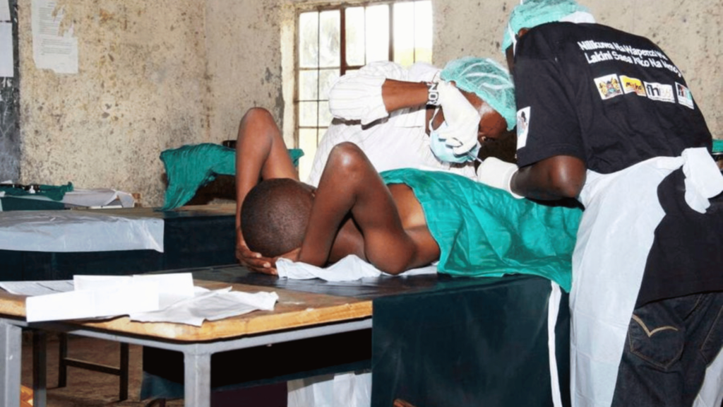La circoncision masculine obligatoire au Kenya